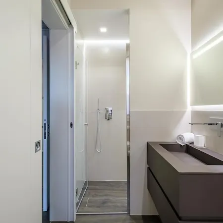 Golden Suite By Studio Vita Bolonia Exterior foto