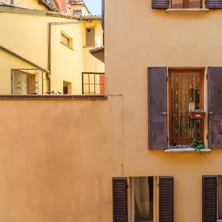 Golden Suite By Studio Vita Bolonia Exterior foto